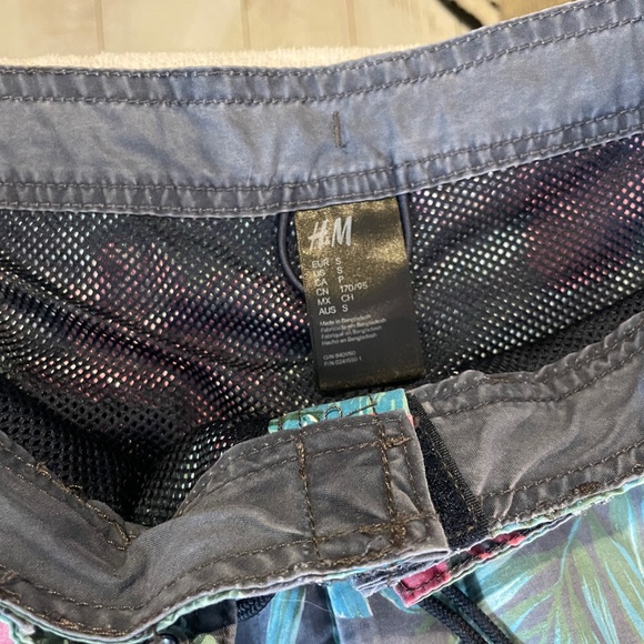 Floral Print Men’s Swim Shorts - Picture 2 of 2